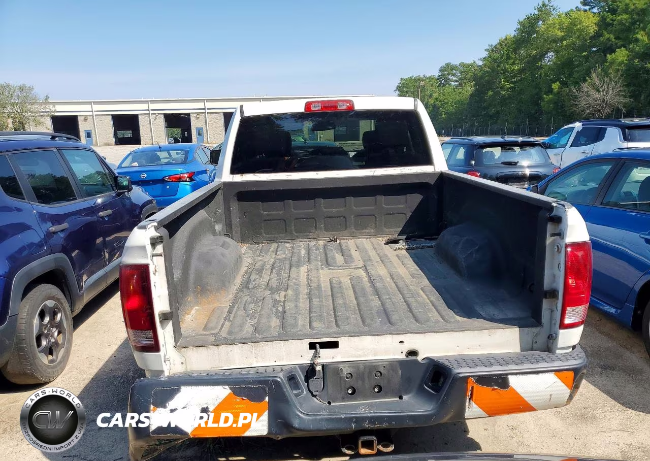 2019 Ram 1500 Classic Tradesman VIN:1C6RR6FG0KS603744 - 6