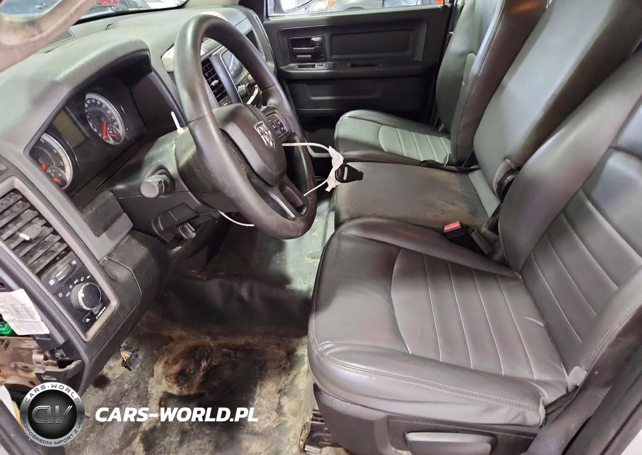 2019 Ram 1500 Classic Tradesman VIN:1C6RR6FG0KS603744 - 7