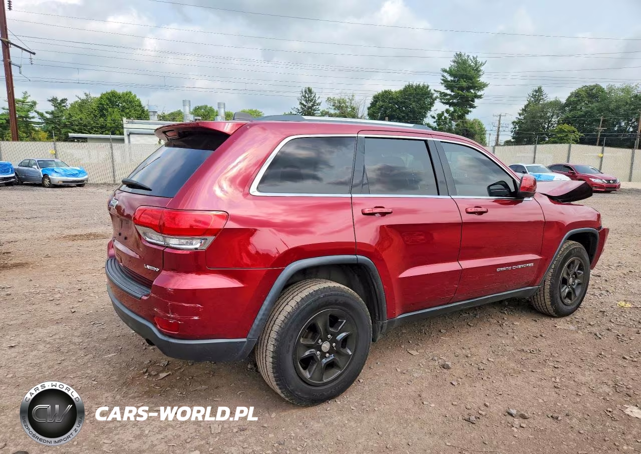 2015 Jeep Grand Cherokee Laredo VIN:1C4RJFAG8FC237118 - 3
