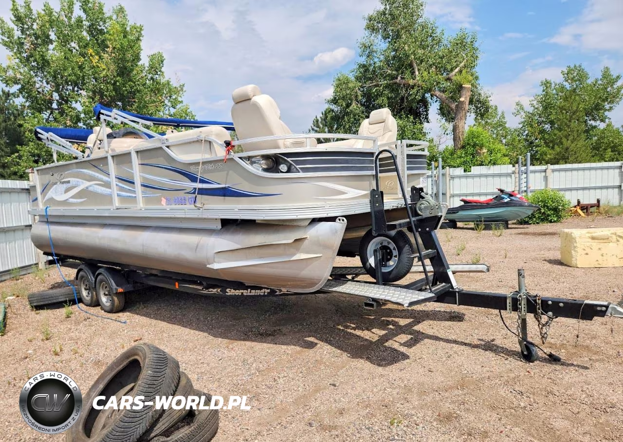 2009 Shoreland'r Pontoon Boat