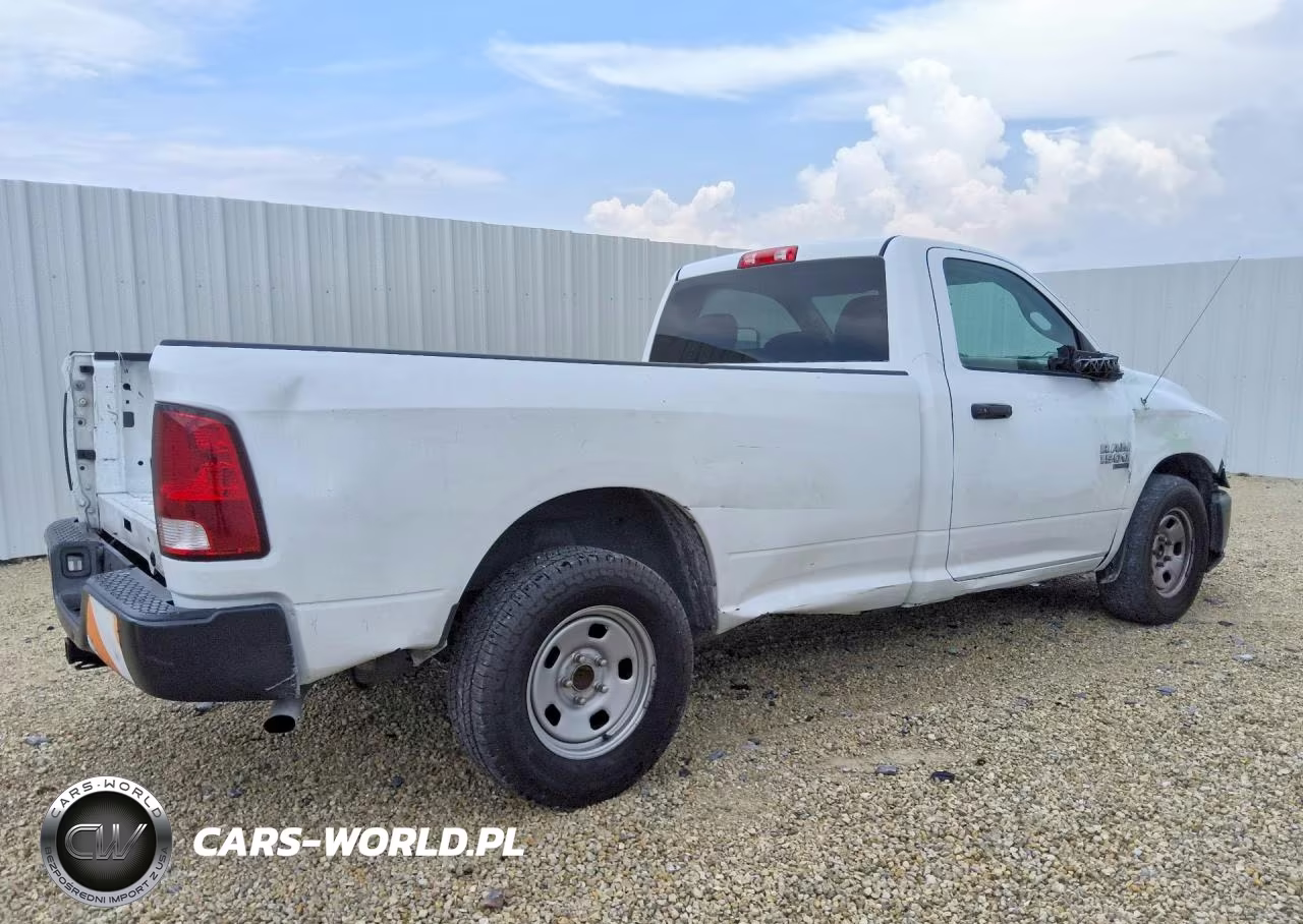 2022 Ram 1500 Classic Tradesman VIN:3C6JR6DG0NG300989 - 3