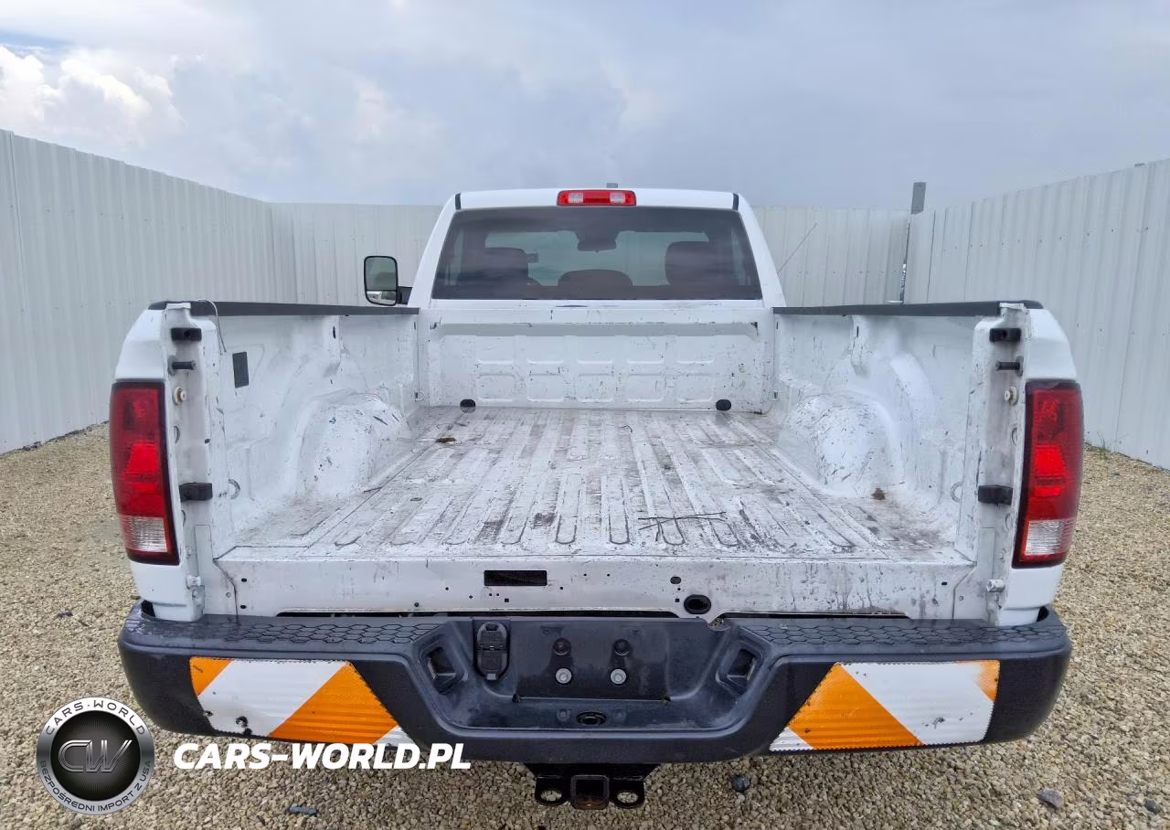 2022 Ram 1500 Classic Tradesman VIN:3C6JR6DG0NG300989 - 6