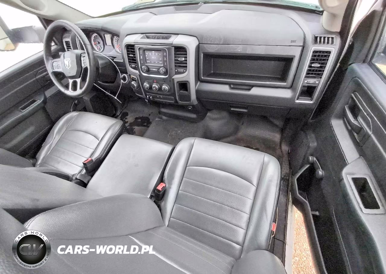 2022 Ram 1500 Classic Tradesman VIN:3C6JR6DG0NG300989 - 8