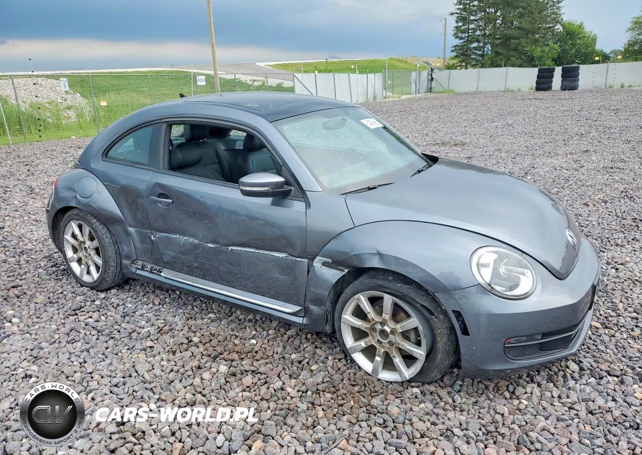 2014 Volkswagen Beetle VIN:3VWJP7AT6EM611508 - 4