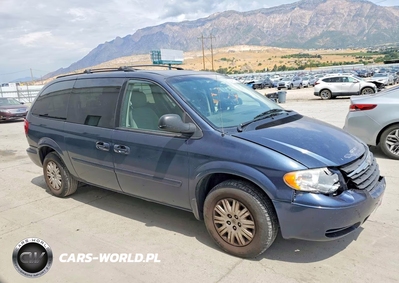 2007 Chrysler Town & Country Lx VIN:2A4GP44RX7R352569 - 4