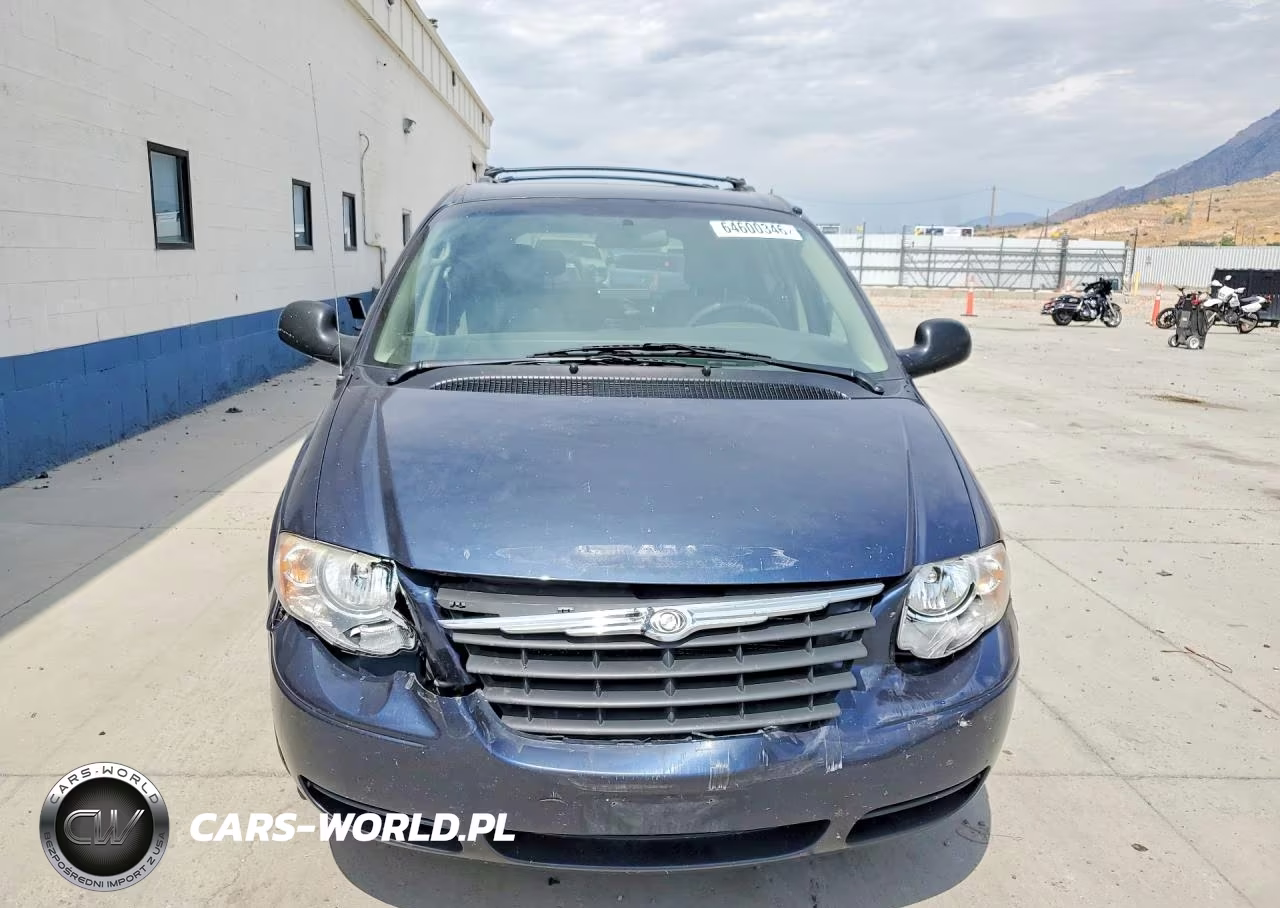 2007 Chrysler Town & Country Lx VIN:2A4GP44RX7R352569 - 5