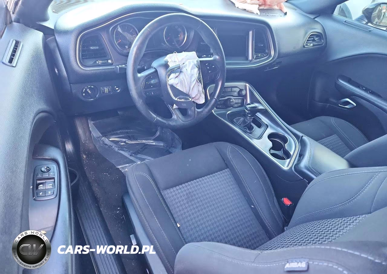 2018 Dodge Challenger Sxt VIN:2C3CDZAG1JH279557 - 8