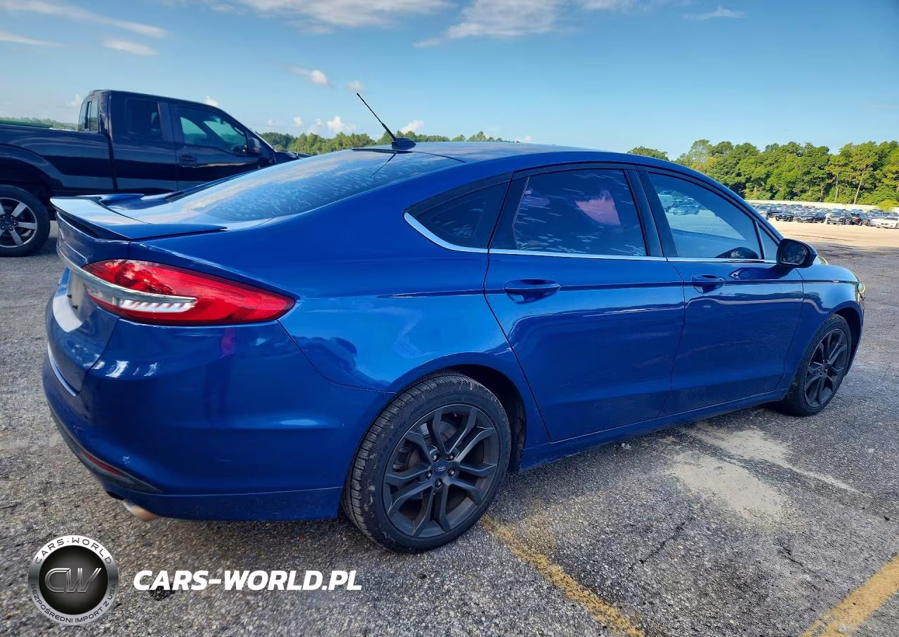 2018 Ford Fusion S VIN:3FA6P0G7XJR240169 - 3