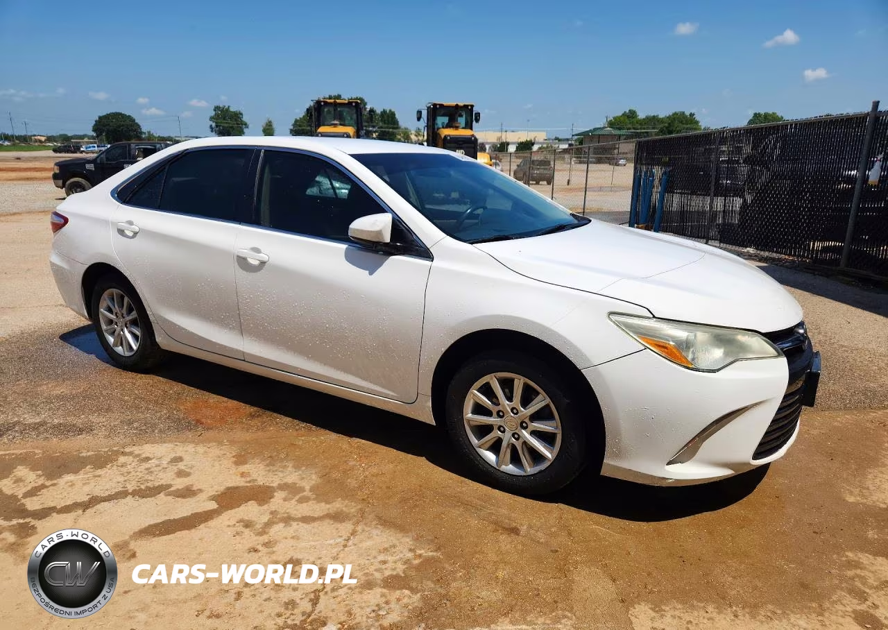 2016 Toyota Camry Le VIN:4T1BF1FK3GU118113 - 4