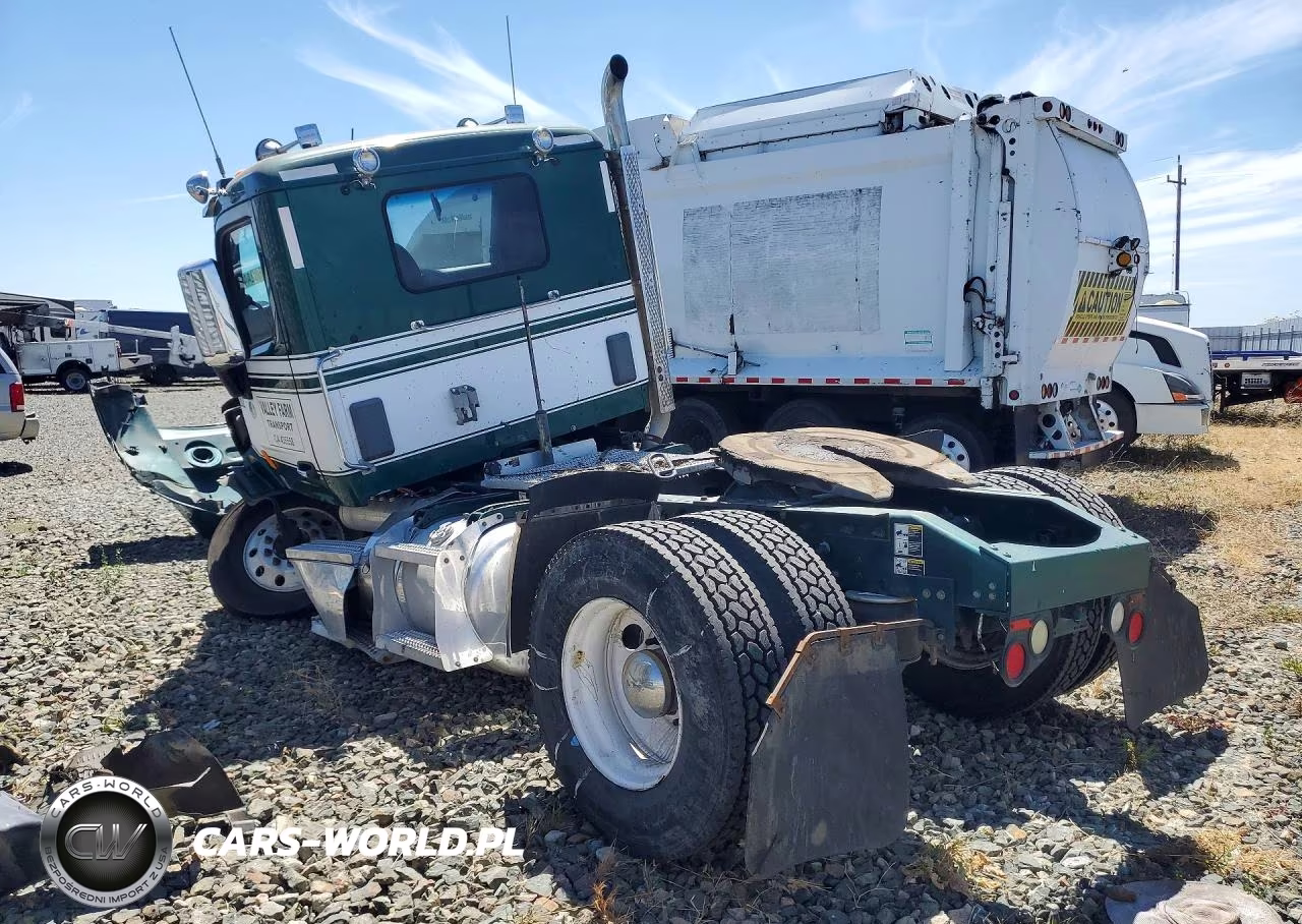 2018 Peterbilt 579 VIN:1XPBAK8XXJD464120 - 2