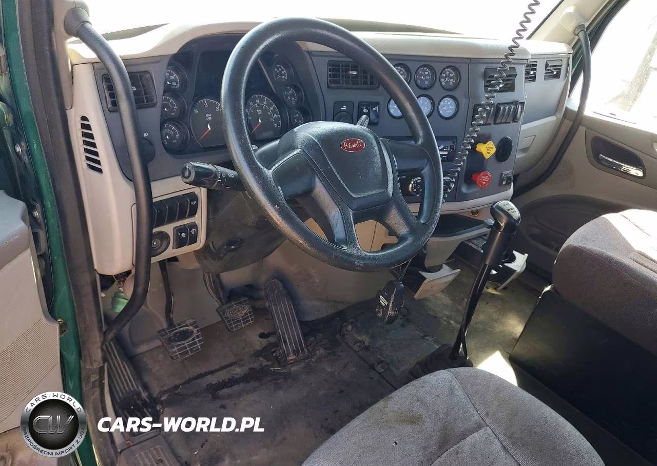 2018 Peterbilt 579 VIN:1XPBAK8XXJD464120 - 8