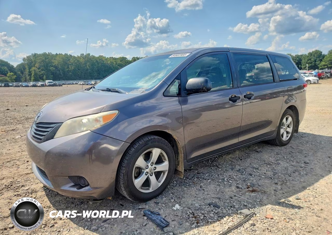 2013 Toyota Sienna L 7-Passenger