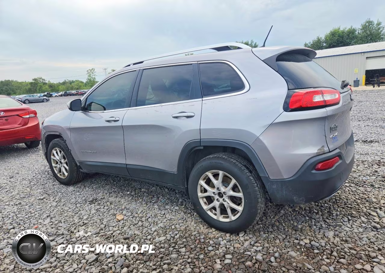 2017 Jeep Cherokee Latitude VIN:1C4PJMCS3HD213660 - 2