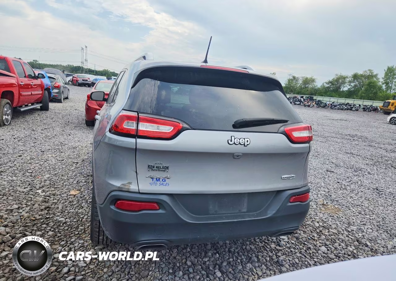 2017 Jeep Cherokee Latitude VIN:1C4PJMCS3HD213660 - 6