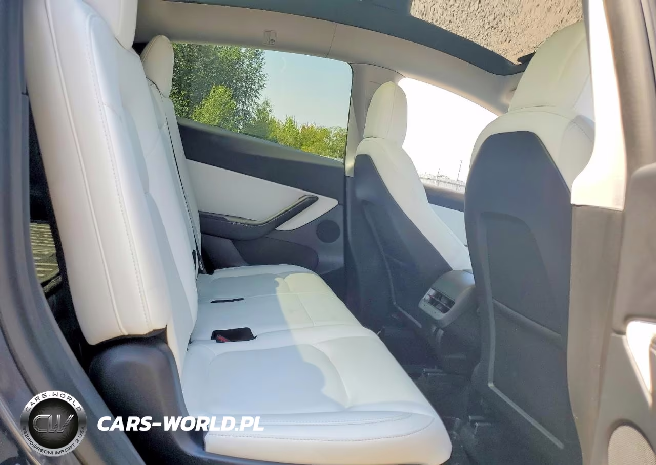 2021 Tesla Model Y VIN:5YJYGAEE8MF301504 - 11