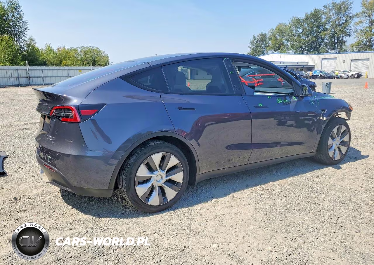 2021 Tesla Model Y VIN:5YJYGAEE8MF301504 - 3