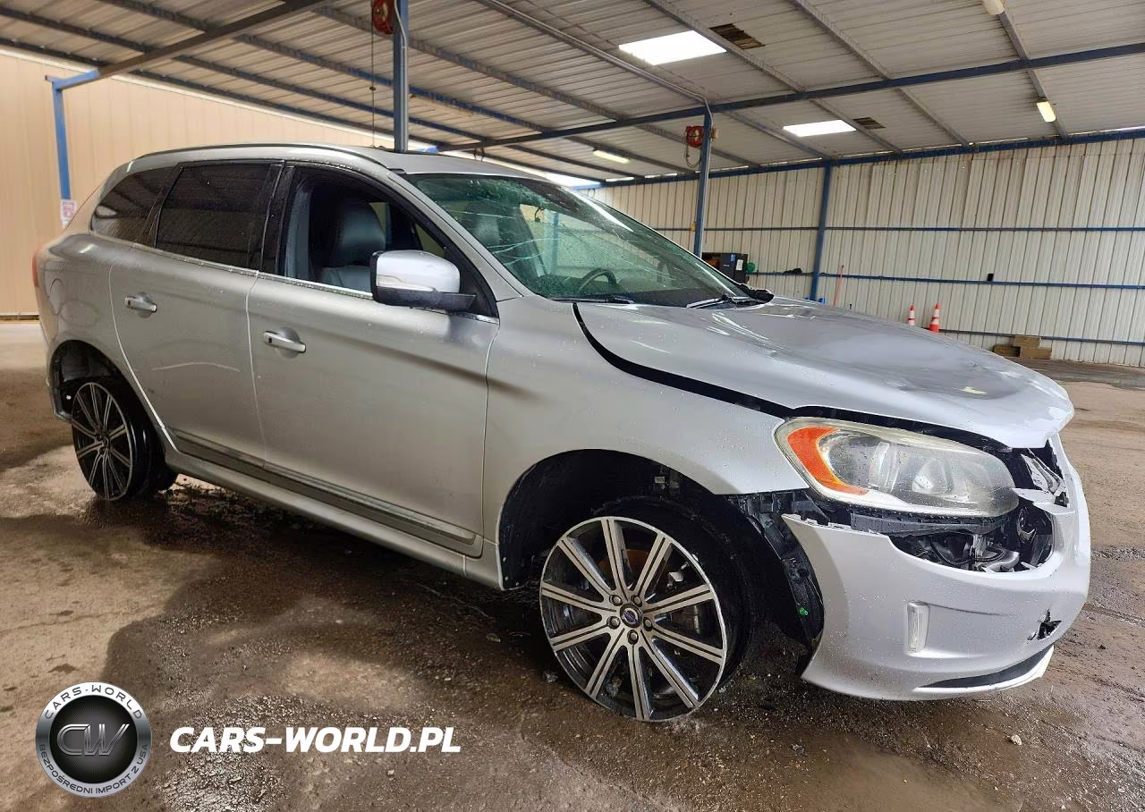2015 Volvo Xc60 T6 Premier+ VIN:YV4902RCXF2560442 - 4