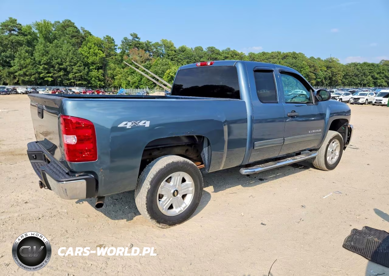 2011 Chevrolet Silverado K1500 Ls VIN:1GCRKREA8BZ331141 - 3