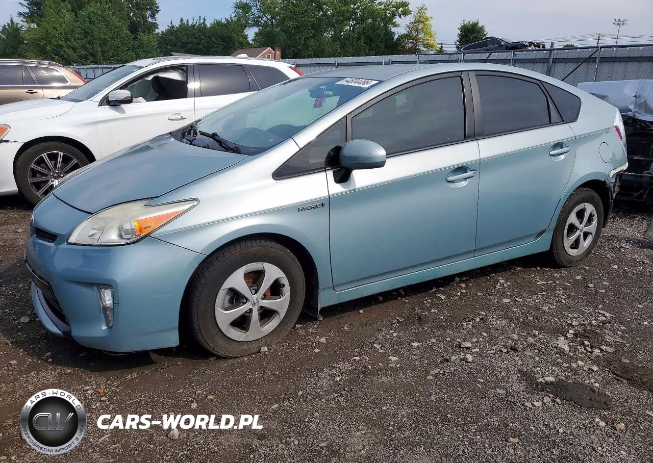 2014 Toyota Prius Three – zdjęcie 1 z 13