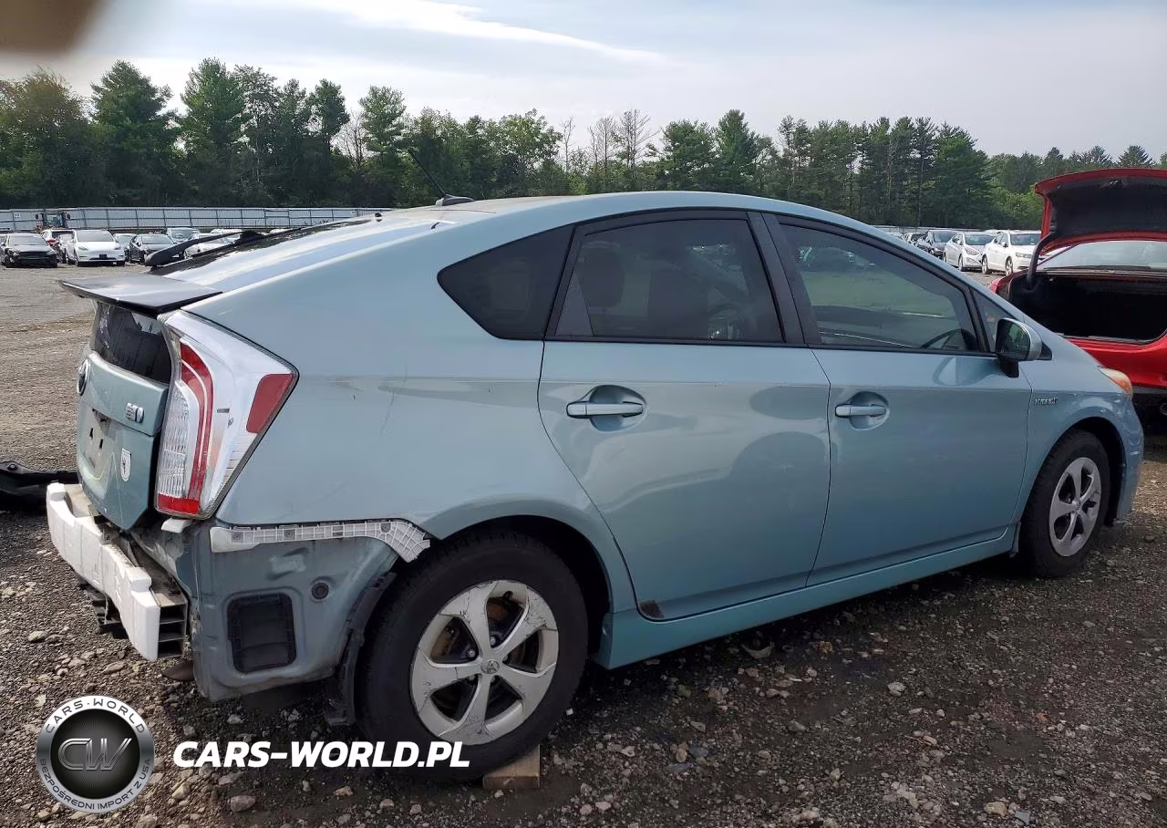 2014 Toyota Prius Three VIN:JTDKN3DU2E1835303 - 3