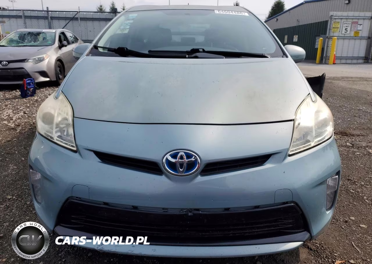 2014 Toyota Prius Three VIN:JTDKN3DU2E1835303 - 5