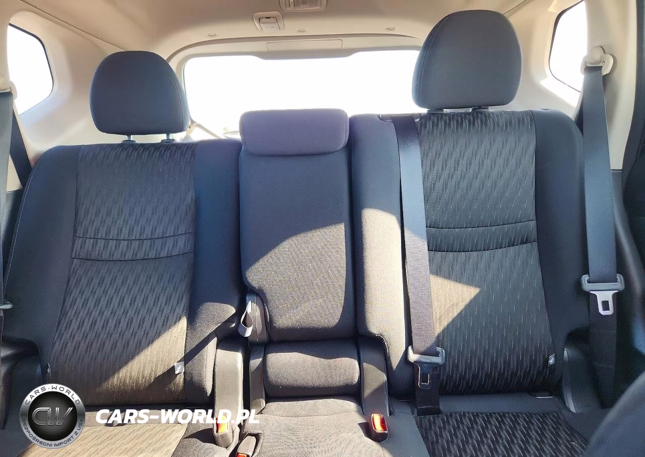 2020 Nissan Rogue S VIN:5N1AT2MT6LC754143 - 10
