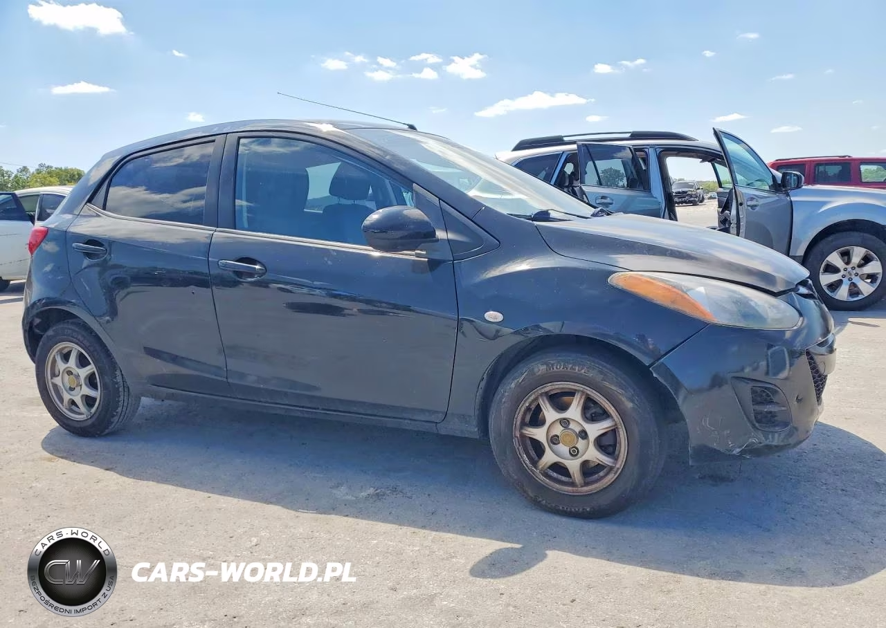 2011 Mazda Mazda2 VIN:JM1DE1HY2B0123451 - 4