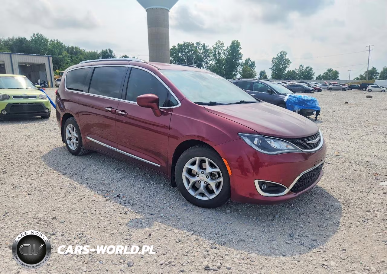 2017 Chrysler Pacifica Touring L Plus VIN:2C4RC1EG7HR659852 - 4