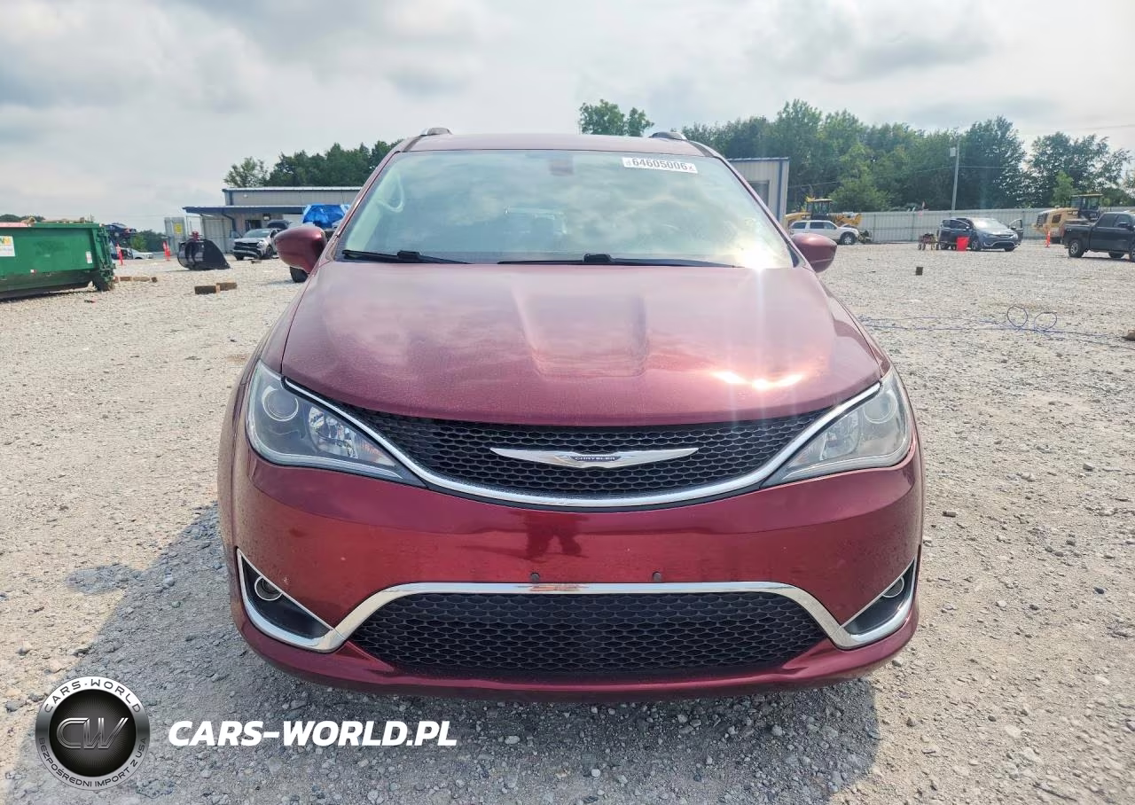 2017 Chrysler Pacifica Touring L Plus VIN:2C4RC1EG7HR659852 - 5