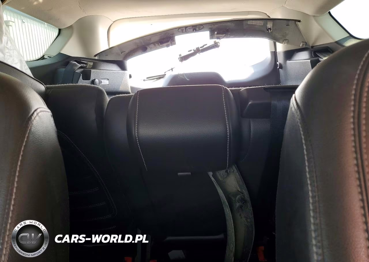 2019 Ford Escape Titanium VIN:1FMCU9J97KUA55507 - 10