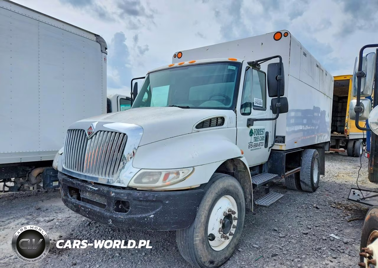 2005 International 4000 4300 - Bucket Truck