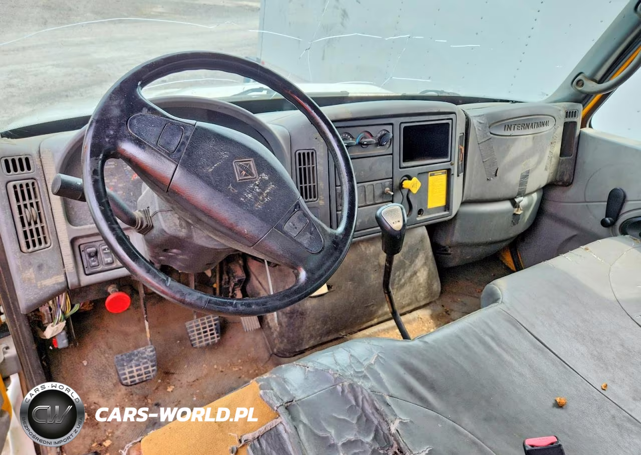 2005 International 4000 4300 - Bucket Truck VIN:1HTMMAAN15H146263 - 8