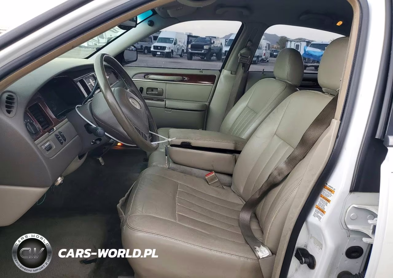 2003 Lincoln Town Car Executive VIN:1LNHM81W23Y639121 - 7