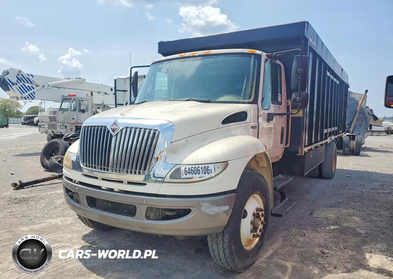 2011 International 4000 4400 - Bucket Truck