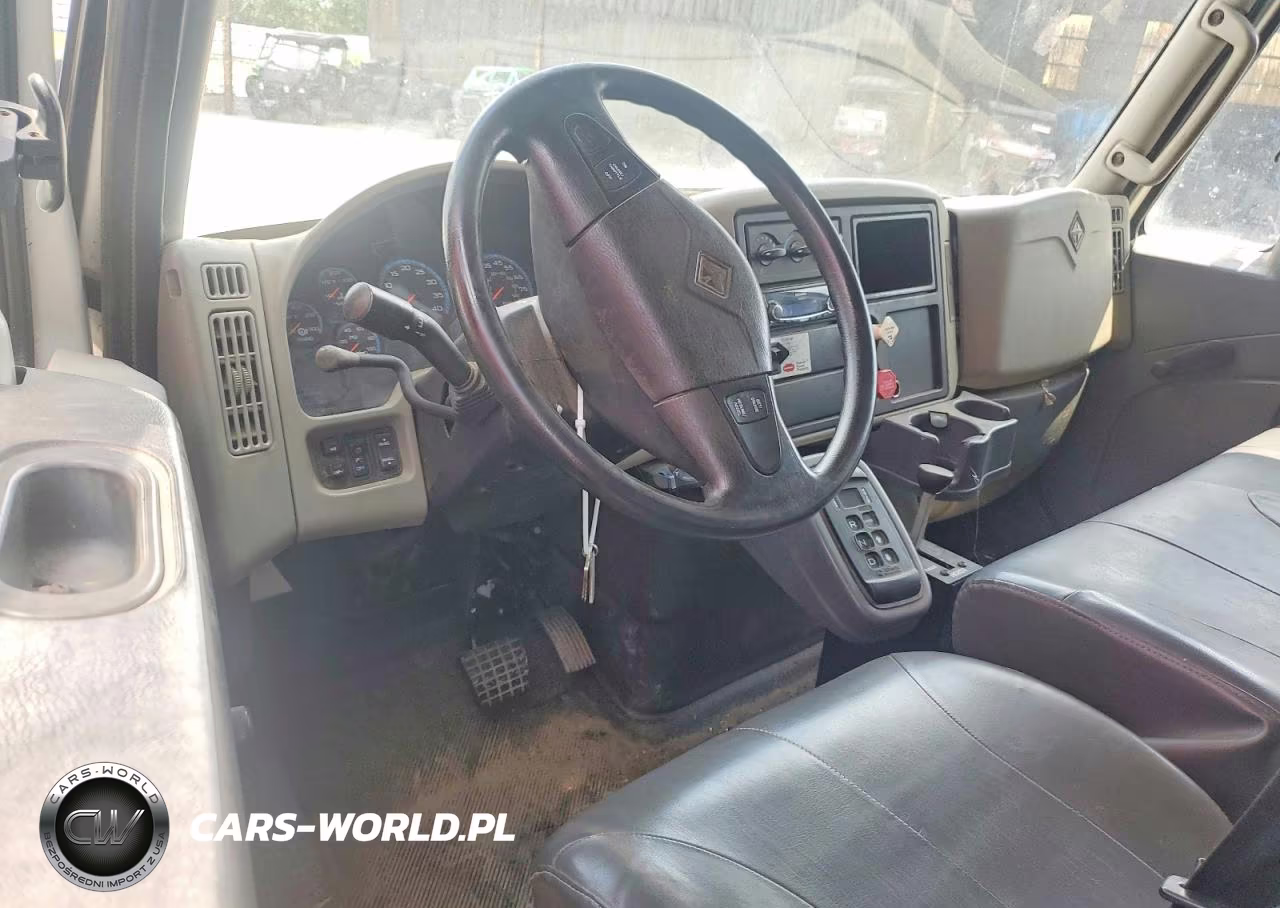 2011 International 4000 4400 - Bucket Truck VIN:1HTMKAAR4BH389246 - 8