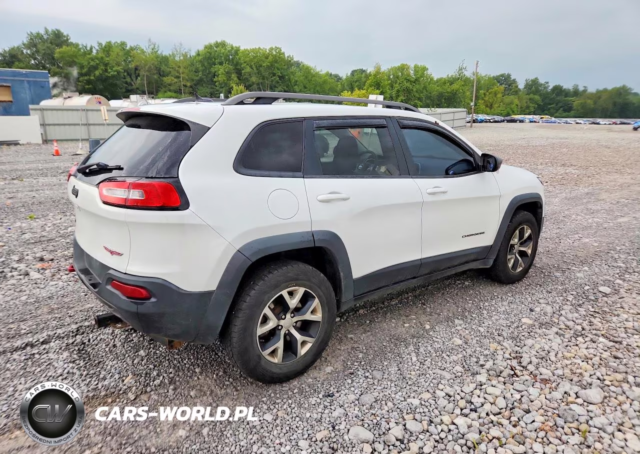 2015 Jeep Cherokee Trailhawk VIN:1C4PJMBS6FW667436 - 3