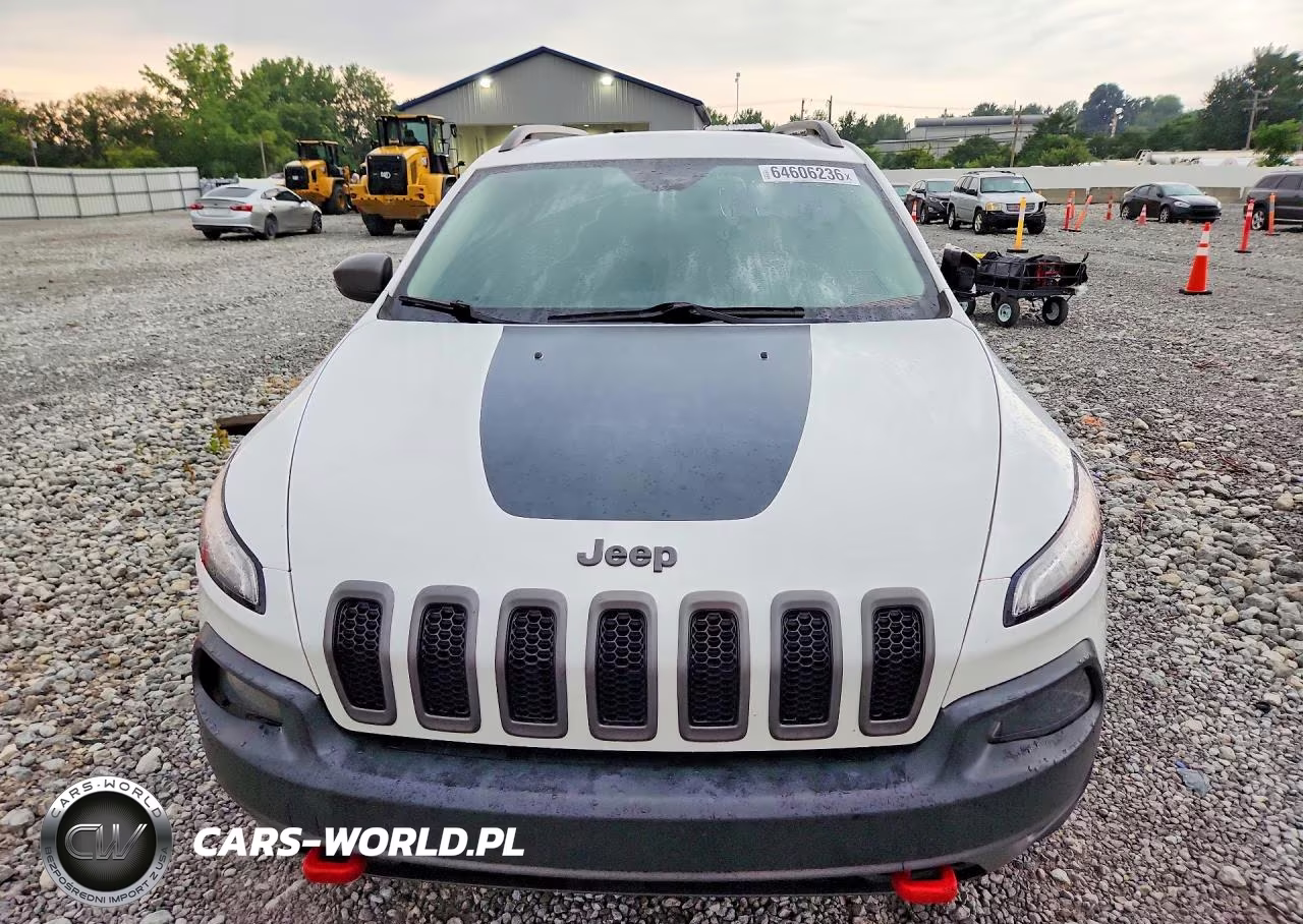 2015 Jeep Cherokee Trailhawk VIN:1C4PJMBS6FW667436 - 5