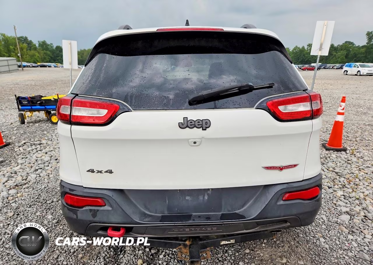 2015 Jeep Cherokee Trailhawk VIN:1C4PJMBS6FW667436 - 6
