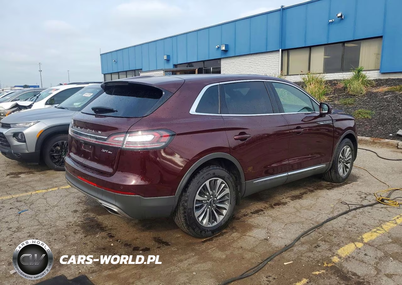 2020 Lincoln Nautilus VIN:2LMPJ8J91LBL27713 - 3