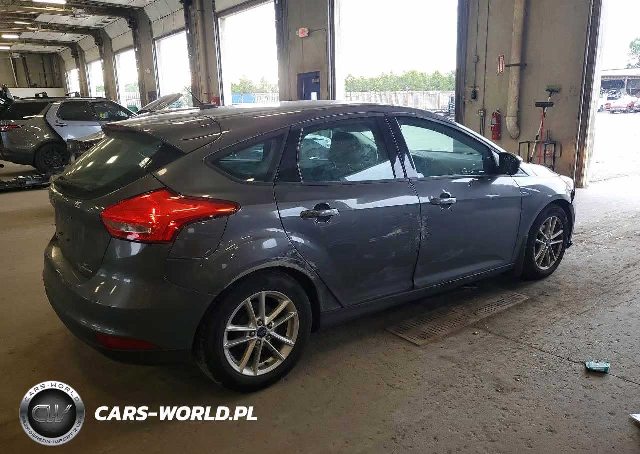 2016 Ford Focus Se VIN:1FADP3K23GL212726 - 3
