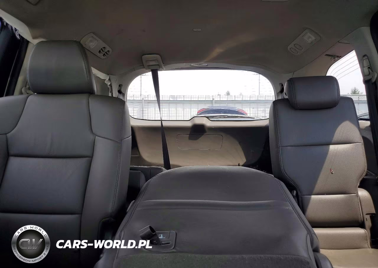 2016 Honda Odyssey Touring VIN:5FNRL5H90GB080023 - 10