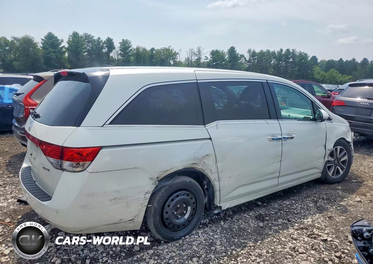 2016 Honda Odyssey Touring VIN:5FNRL5H90GB080023 - 3