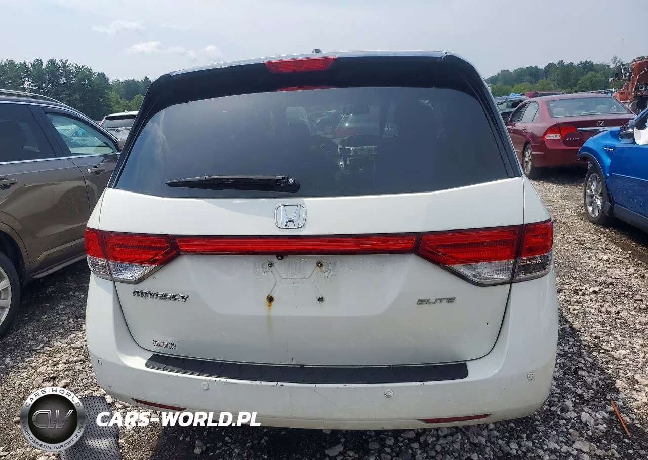 2016 Honda Odyssey Touring VIN:5FNRL5H90GB080023 - 6