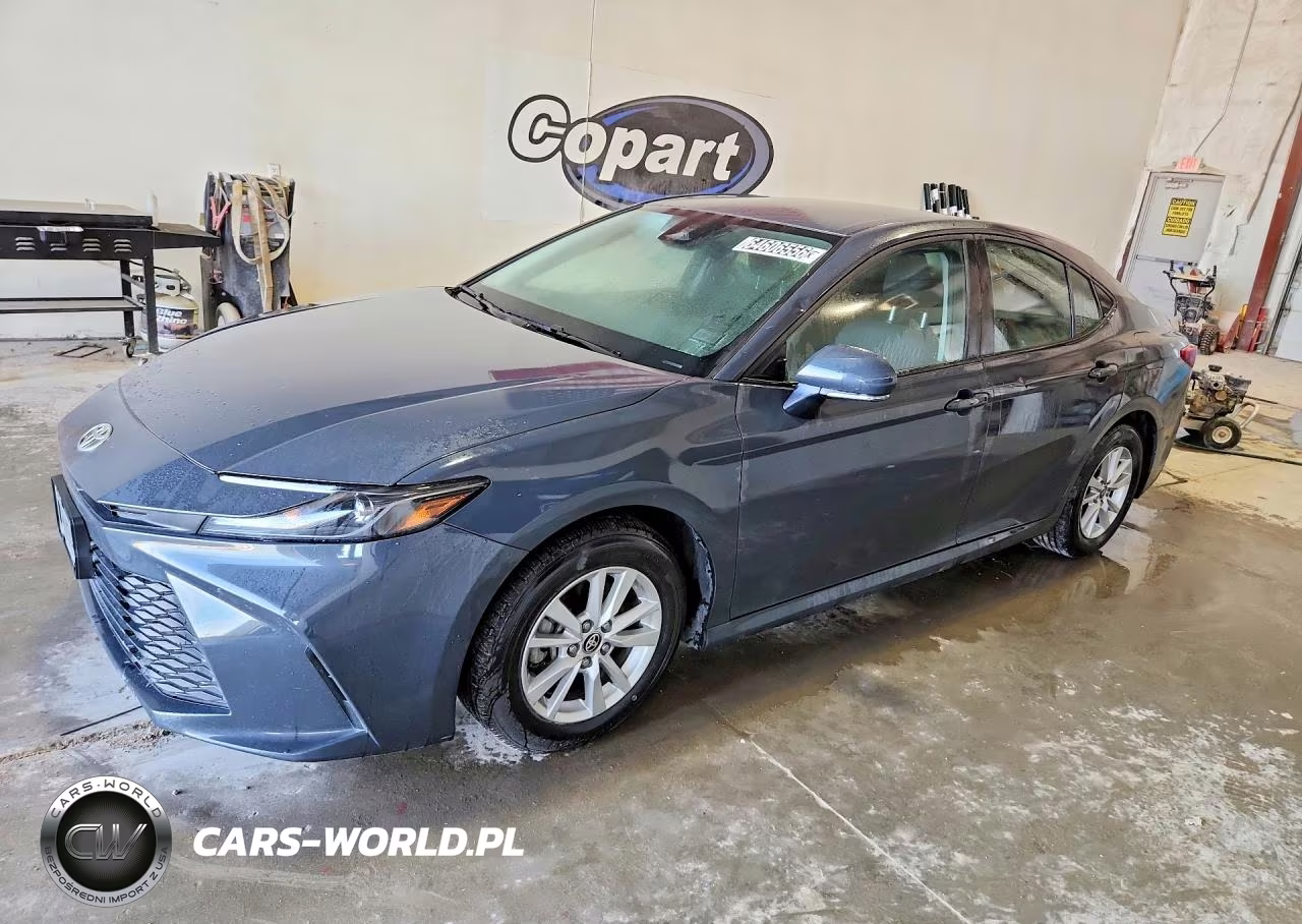 2025 Toyota Camry Le – zdjęcie 1 z 12