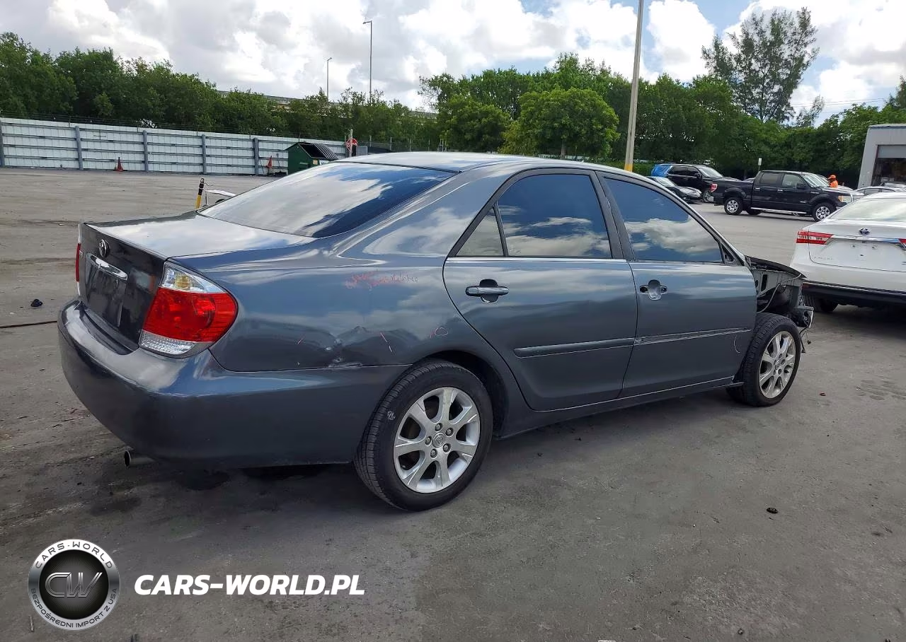 2005 Toyota Camry Standard VIN:4T1BE32K05U503288 - 3