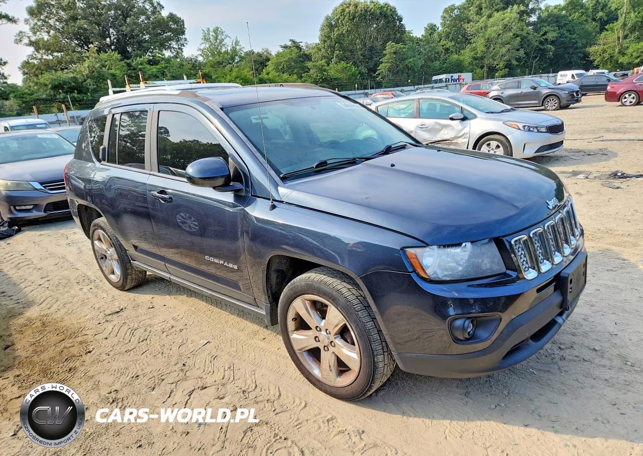 2015 Jeep Compass Latitude VIN:1C4NJDEB1FD169465 - 4