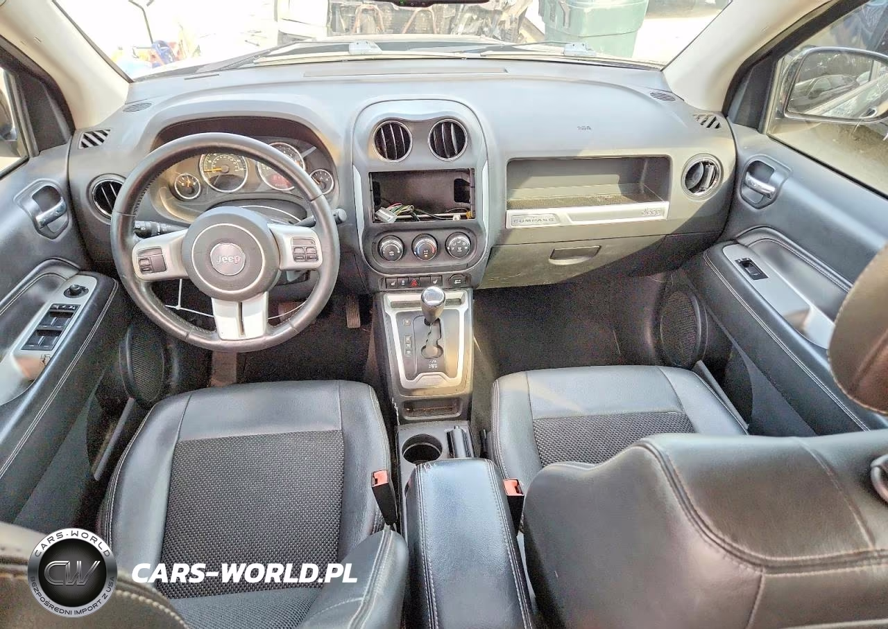 2015 Jeep Compass Latitude VIN:1C4NJDEB1FD169465 - 8