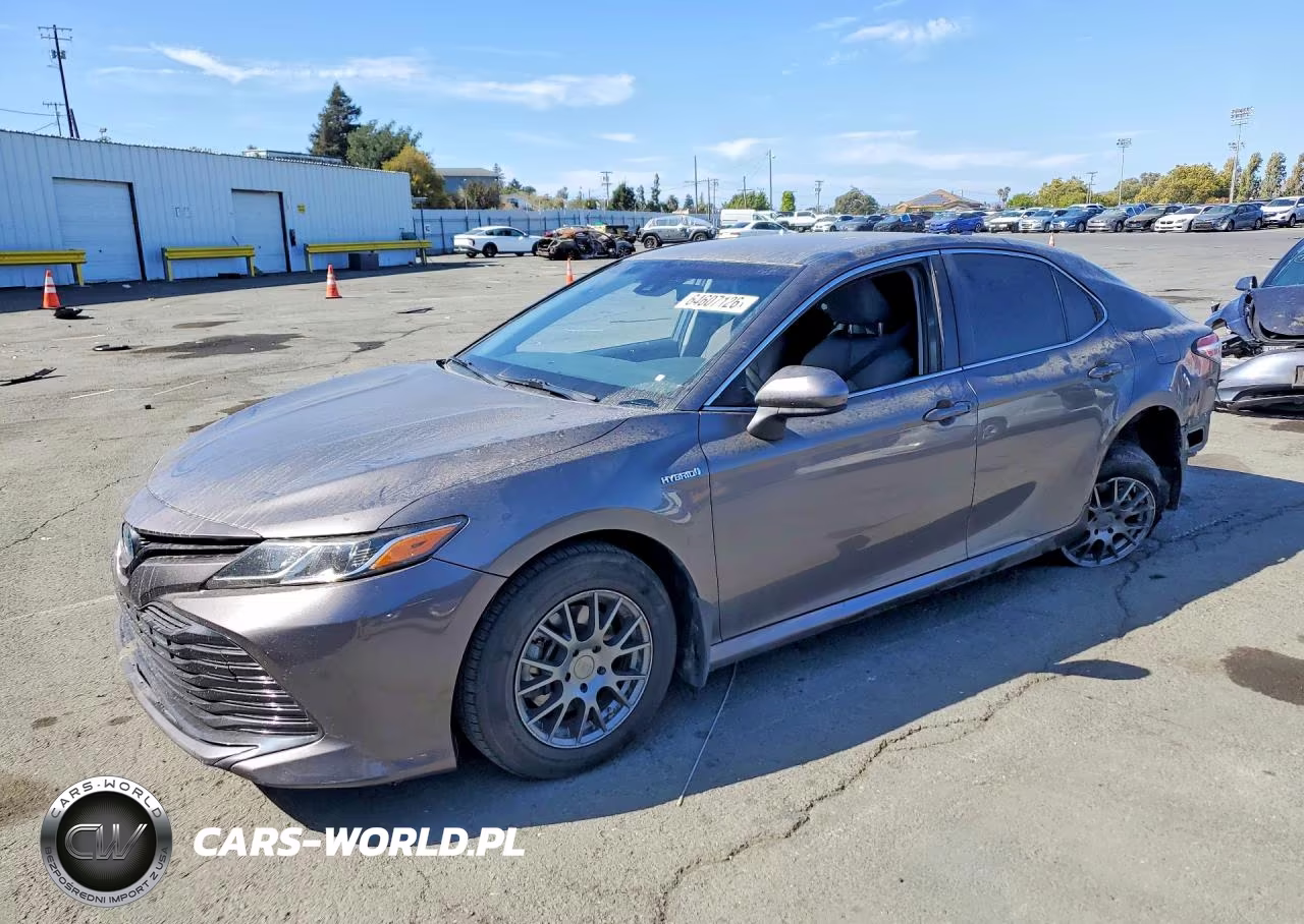 2020 Toyota Camry Le VIN:4T1C31AK8LU546337 - 1