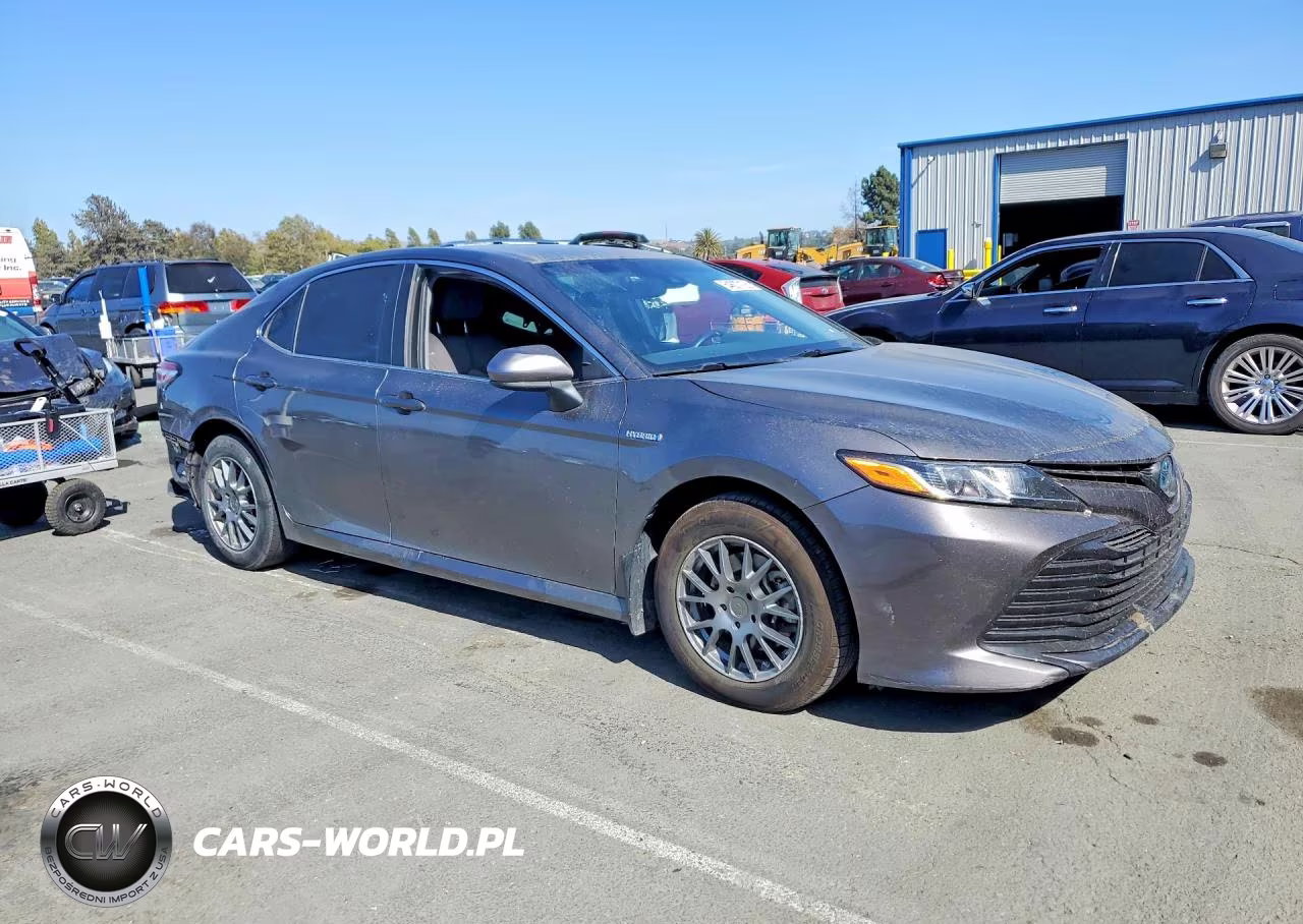 2020 Toyota Camry Le VIN:4T1C31AK8LU546337 - 4