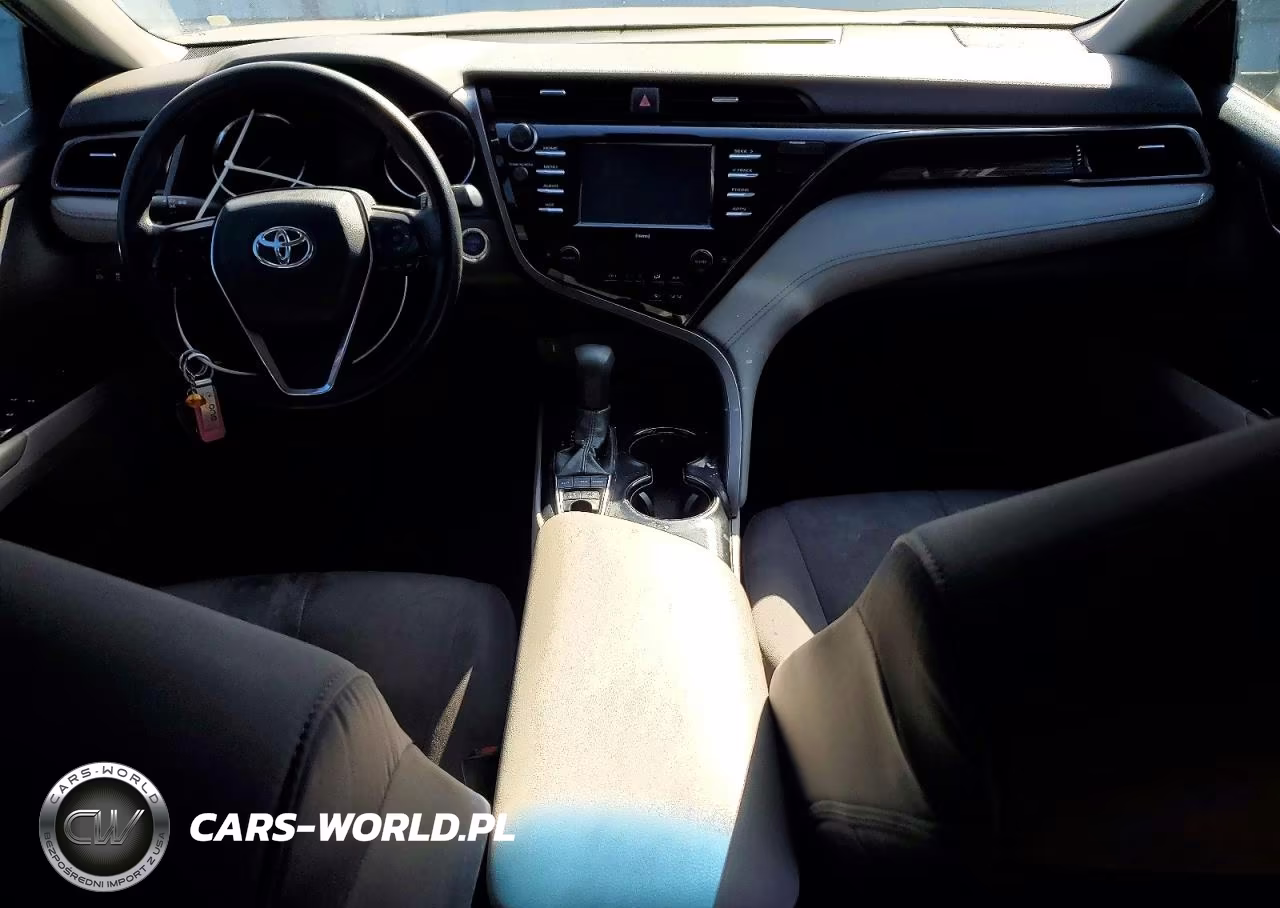 2020 Toyota Camry Le VIN:4T1C31AK8LU546337 - 8